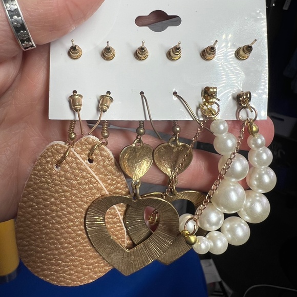 🆓FREE With ANY Purchase! (Givvy Giveaway)🆓 - Picture 2 of 2